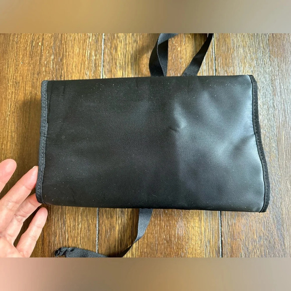 Chanel foldable cosmetics bag - Picture 13 of 14